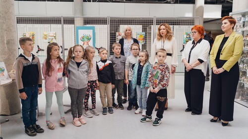 W zgodzie z naturą – na wystawie prac plastycznych w kampusie Uniwersytetu w Białymstoku